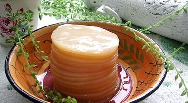 Tea mushroom for the treatment of nail fungus